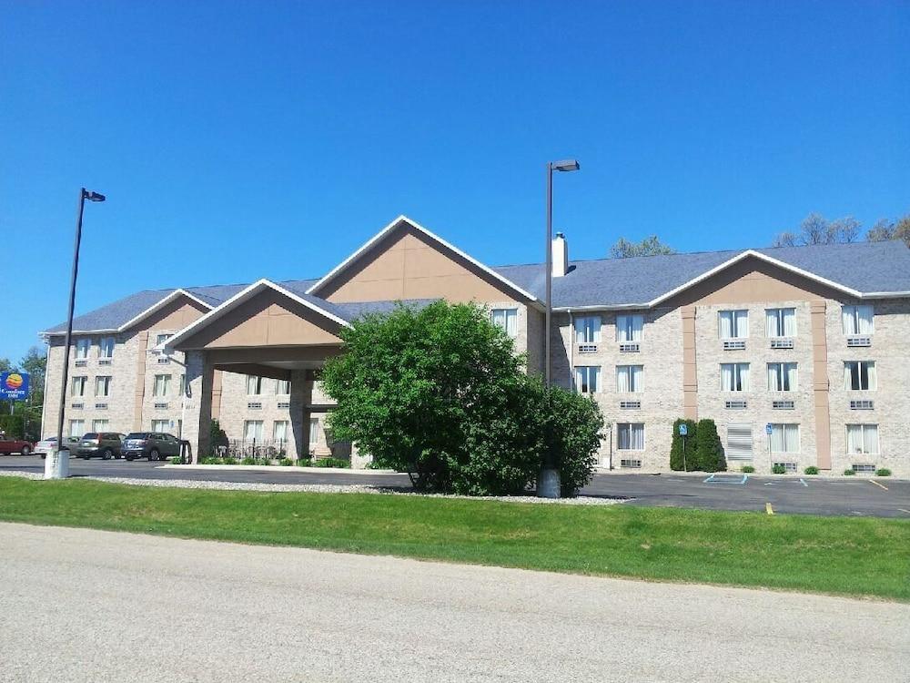 Comfort Inn Whitehall Near Michigan'S Adventure מראה חיצוני תמונה