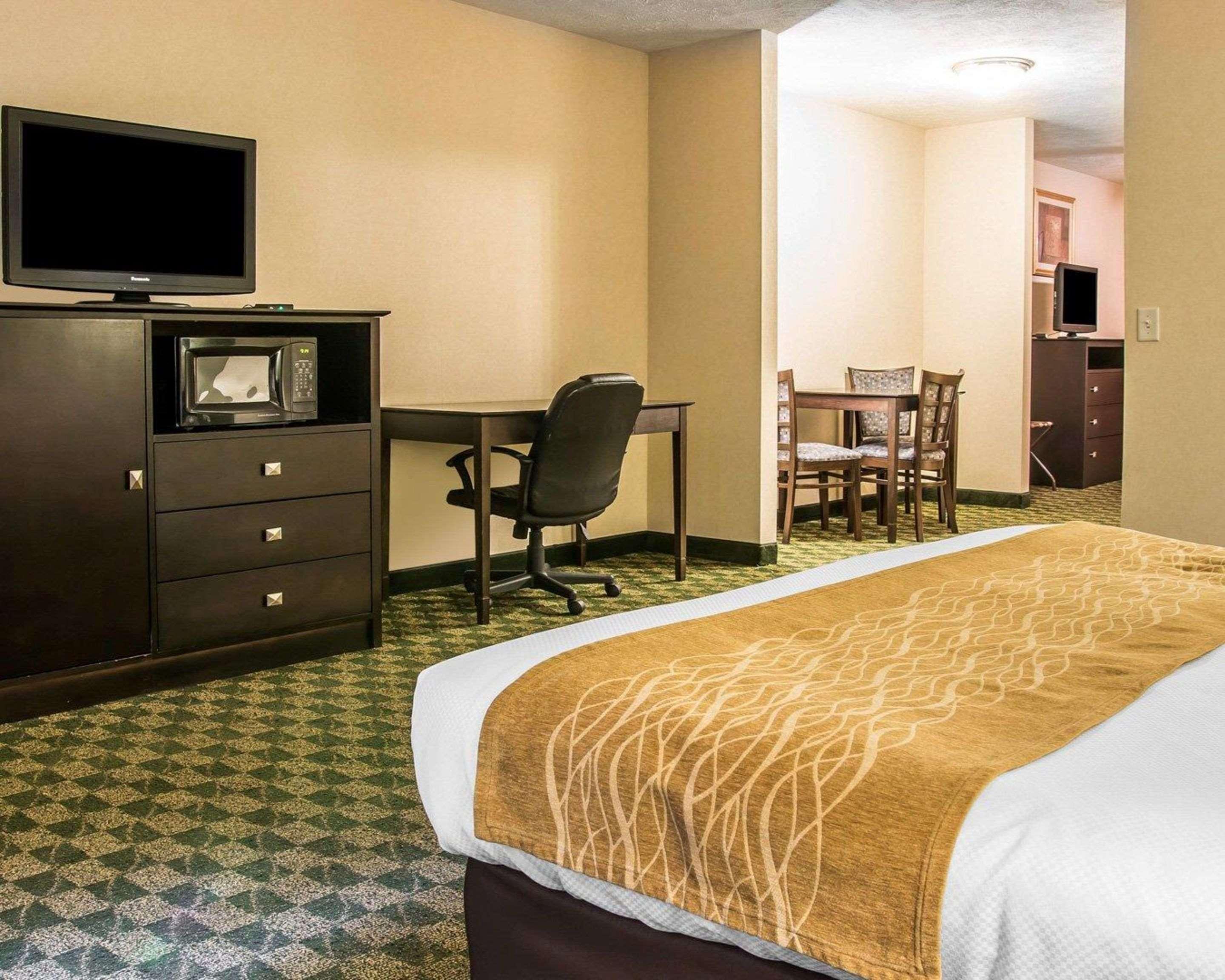 Comfort Inn Whitehall Near Michigan'S Adventure מראה חיצוני תמונה