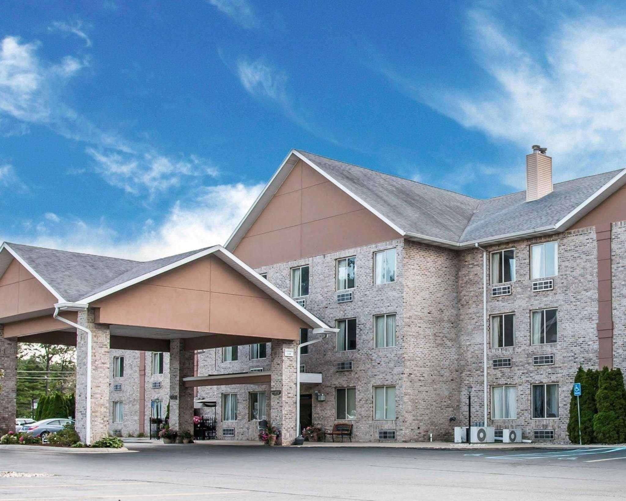 Comfort Inn Whitehall Near Michigan'S Adventure מראה חיצוני תמונה