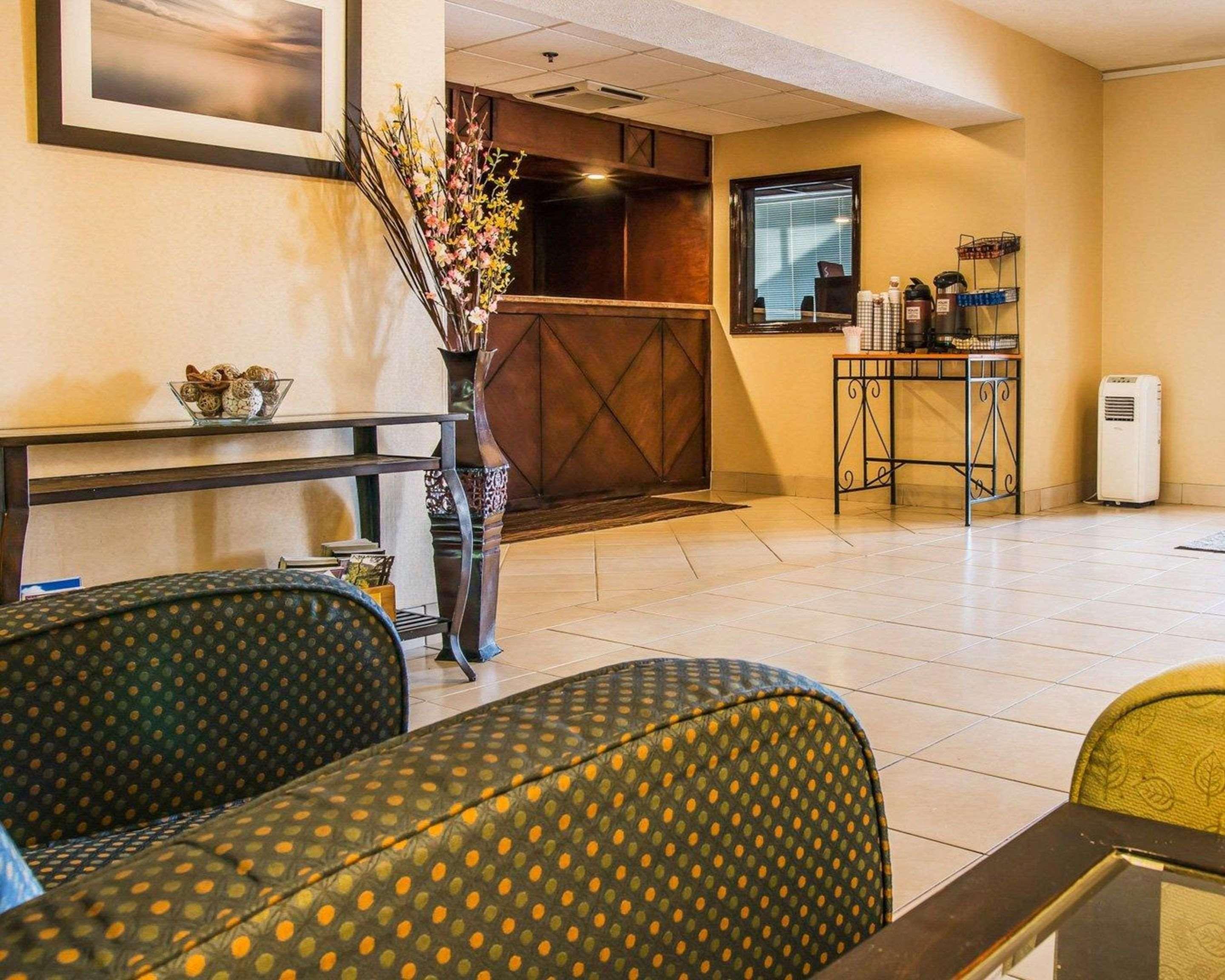 Comfort Inn Whitehall Near Michigan'S Adventure מראה חיצוני תמונה
