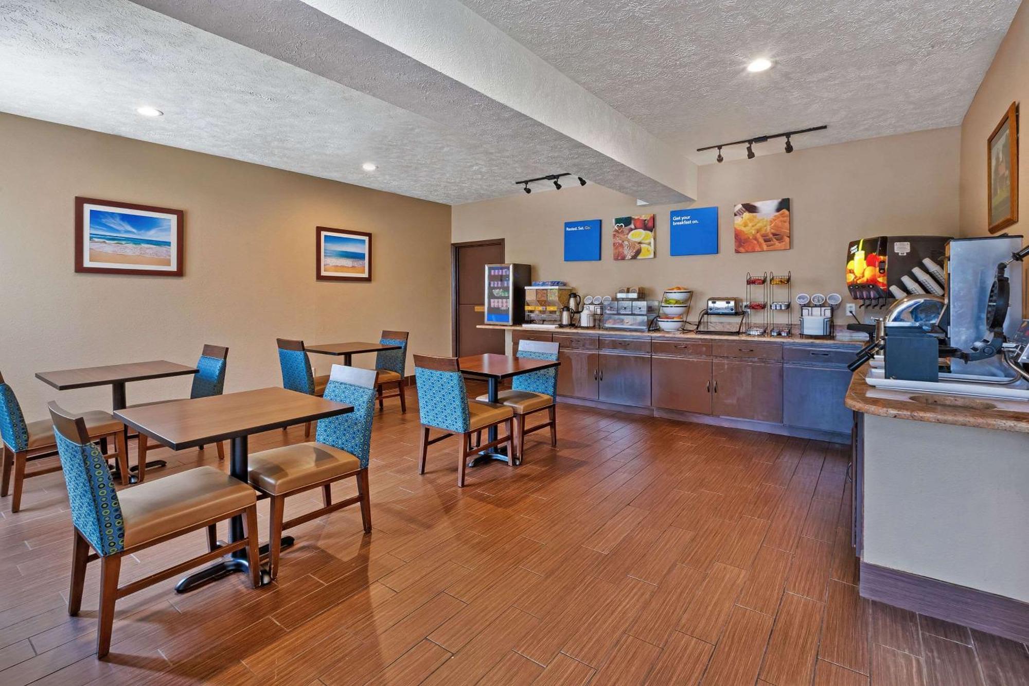 Comfort Inn Whitehall Near Michigan'S Adventure מראה חיצוני תמונה