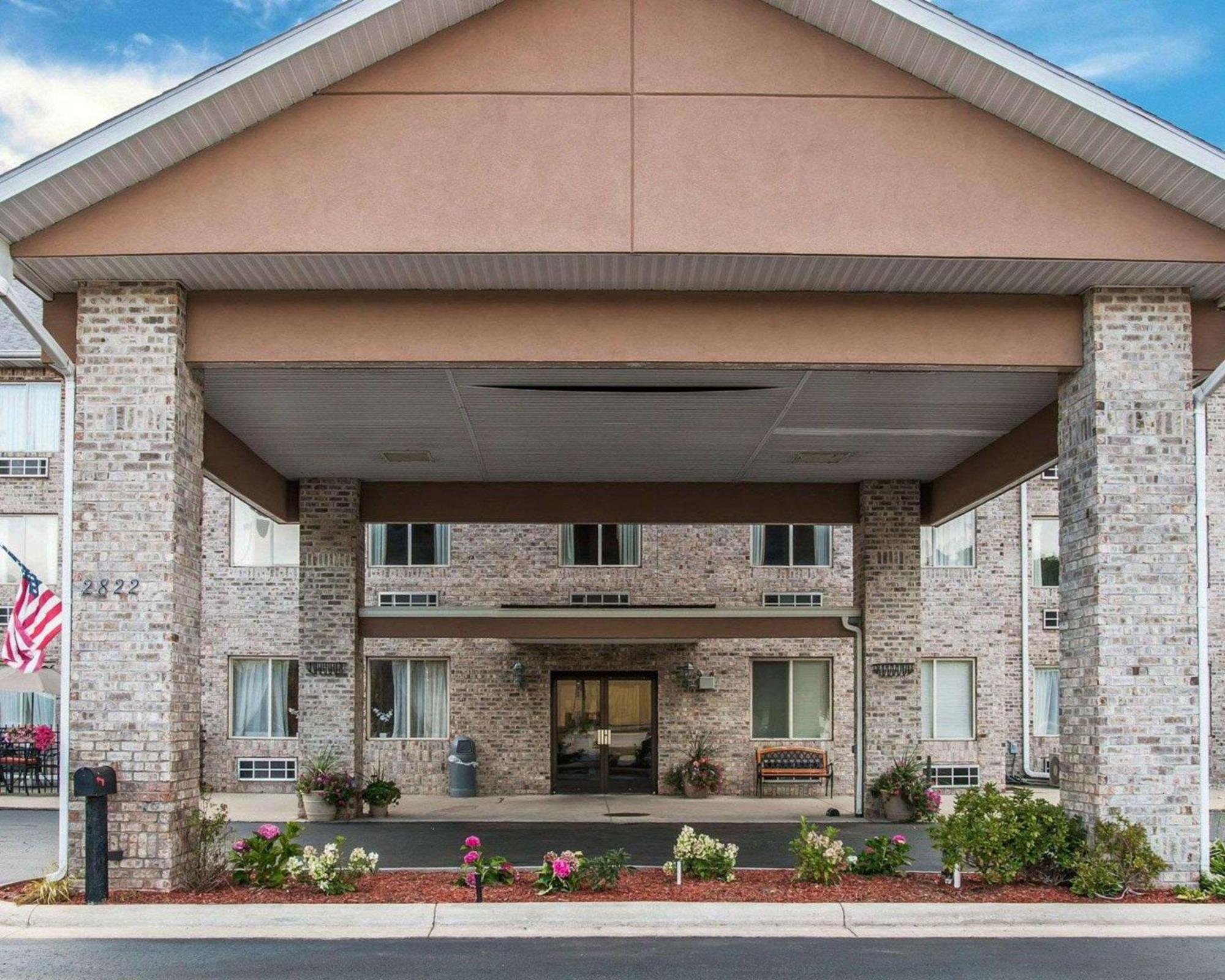 Comfort Inn Whitehall Near Michigan'S Adventure מראה חיצוני תמונה